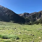 Πανσιόν Pirineos Meliz