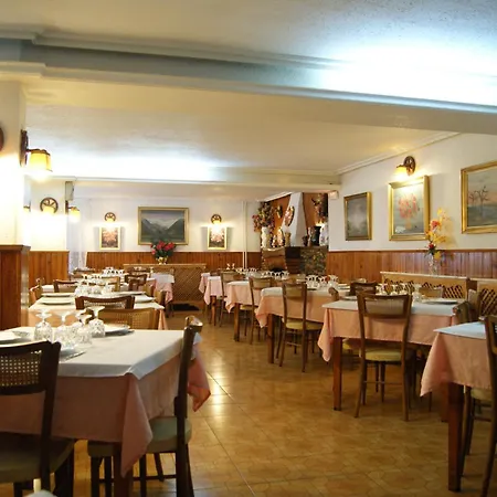 Πανσιόν Pirineos Meliz